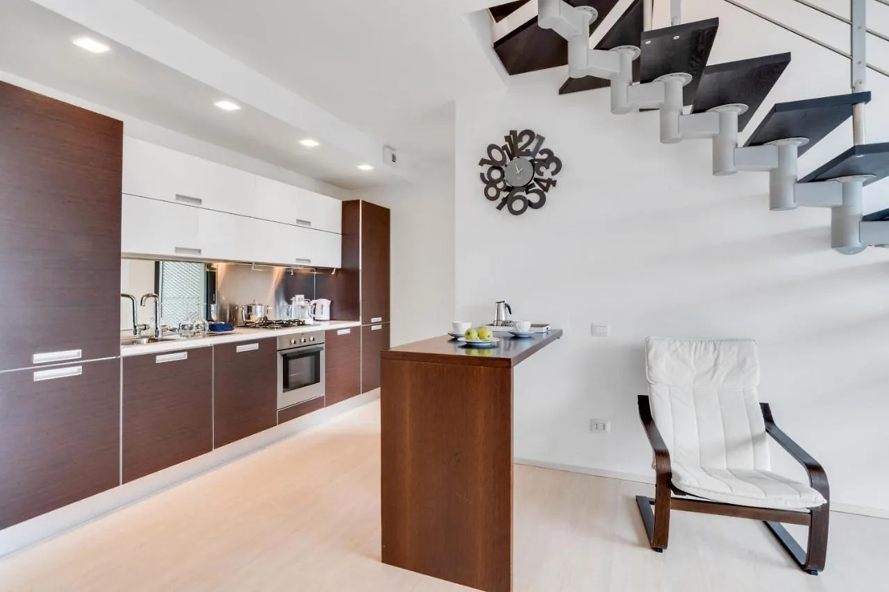 La Perla Apartment Como 0*,